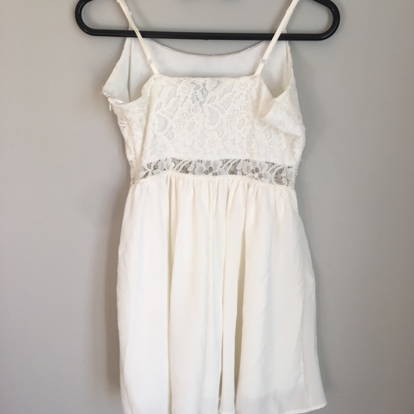 White mini dress - Picture 2 of 2